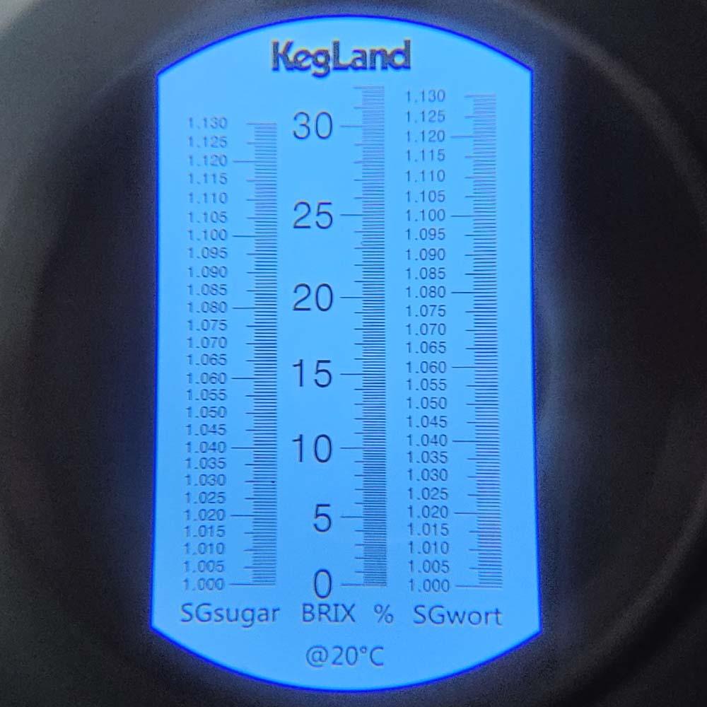 saber-led-refractometer-water-resistant-three-scale-incl-case-charging-cable-kegland-5_03997fd5-aeaf-43ca-b9d5-fc8eeb0a2001
